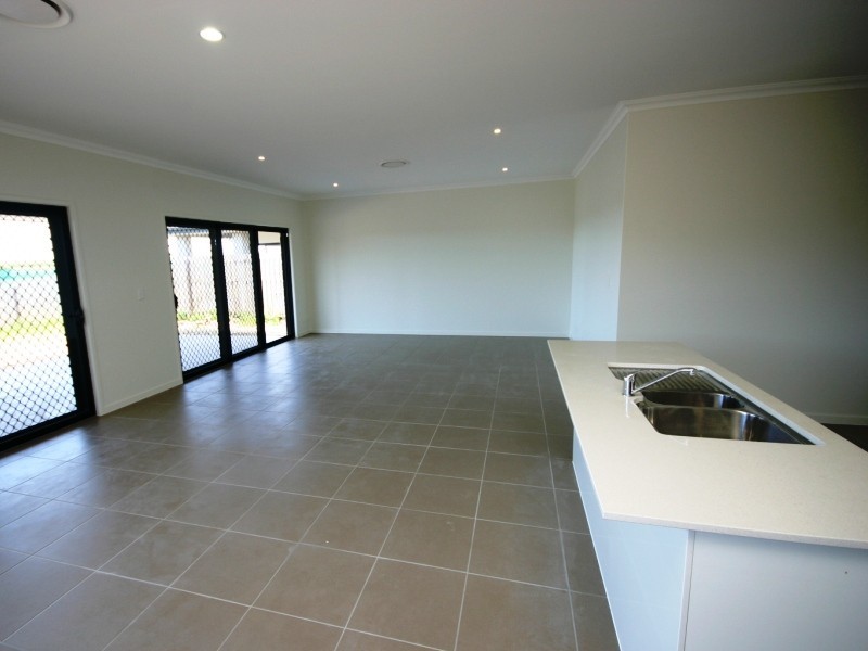 71/19 Santa Barbara Road, Hope Island QLD 4212