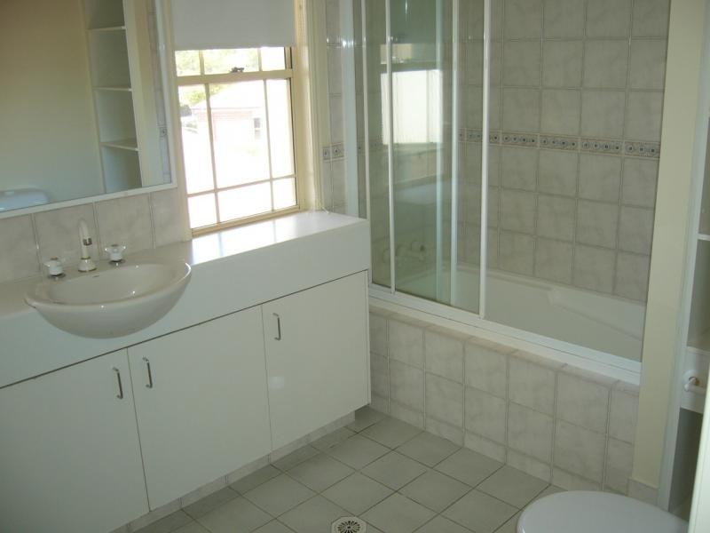 18 Tallebudgeraba Creek Rd,, Burleigh Heads QLD 4220
