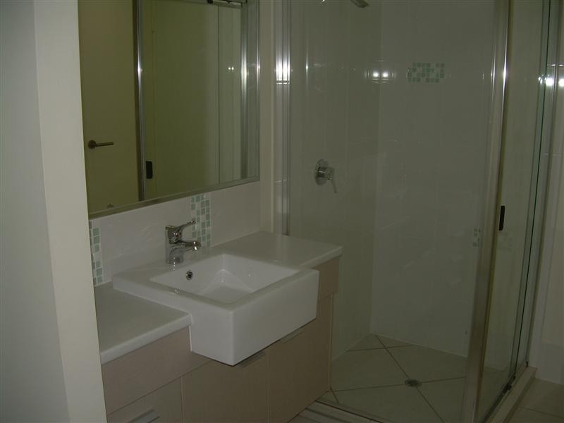 10/4 Grand Parade, Kawana Island QLD 4575