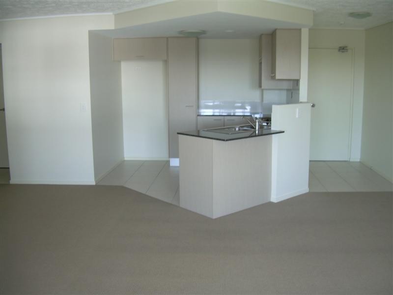 23/4 Grand Parade, Kawana Island QLD 4575