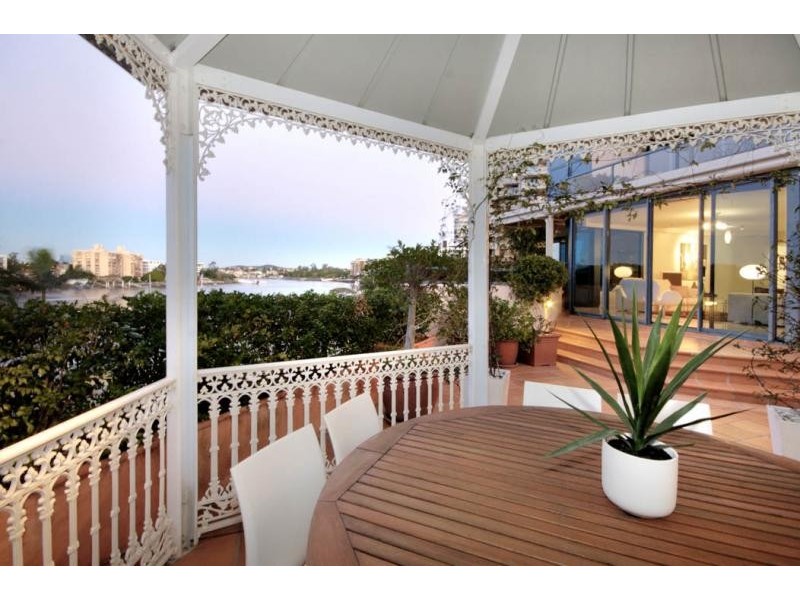55 Darragh St, Kangaroo Point QLD 4169
