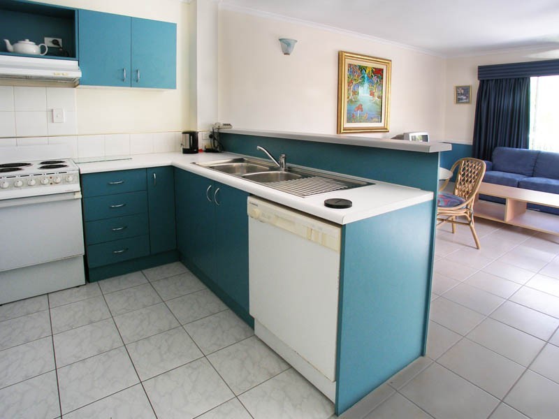 Holloways Beach QLD 4878