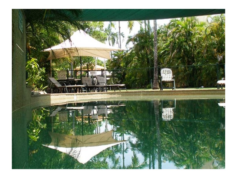 Holloways Beach QLD 4878