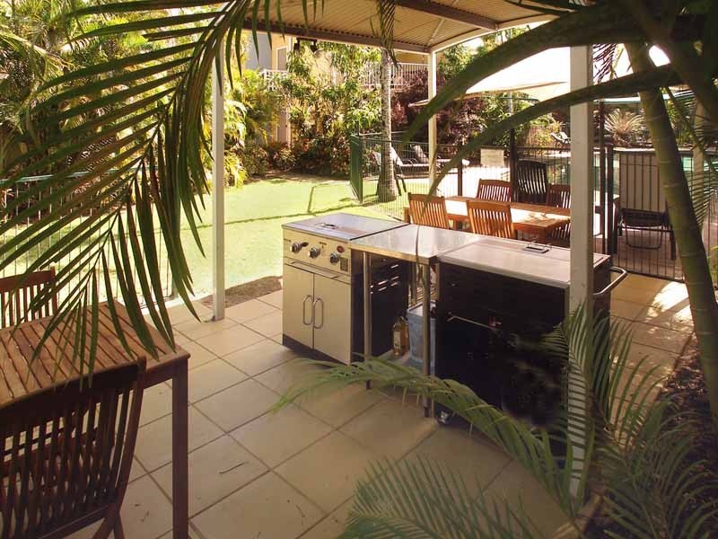 Holloways Beach QLD 4878