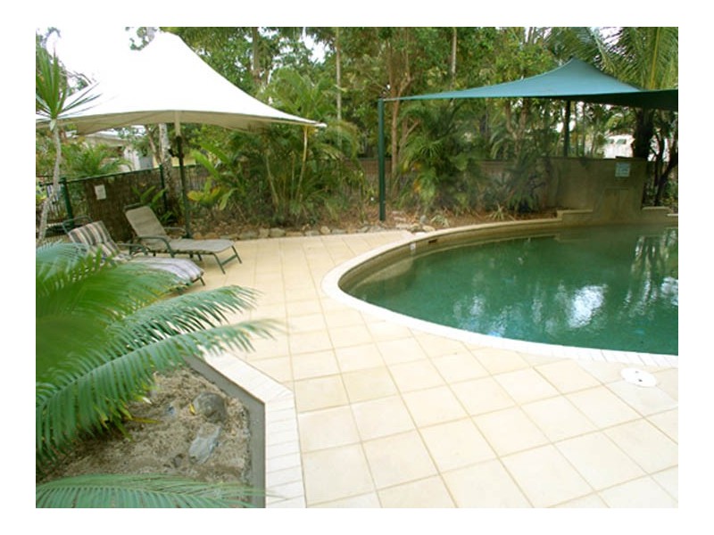 Holloways Beach QLD 4878