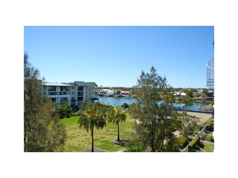 51 Grand Parade, Kawana Island QLD 4575