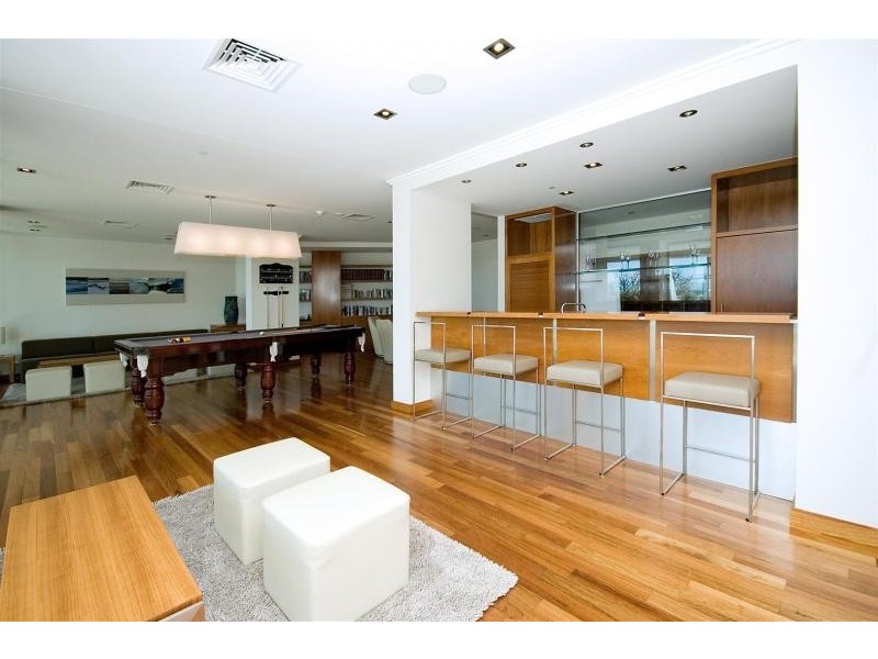 300 Marine Parade, Labrador QLD 4215