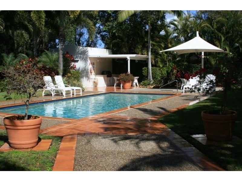 9/100 Cotlew St East, Southport QLD 4215