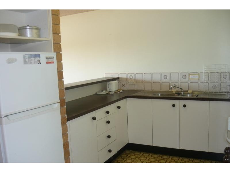 8/7 Landsborough Parade, Golden Beach QLD 4551