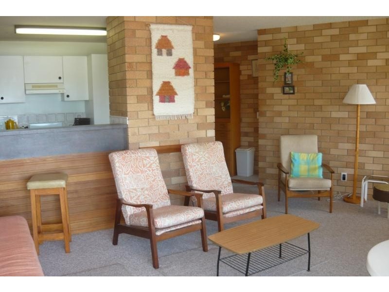 8/7 Landsborough Parade, Golden Beach QLD 4551