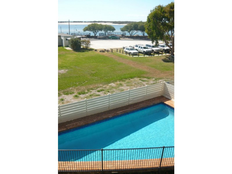 8/7 Landsborough Parade, Golden Beach QLD 4551