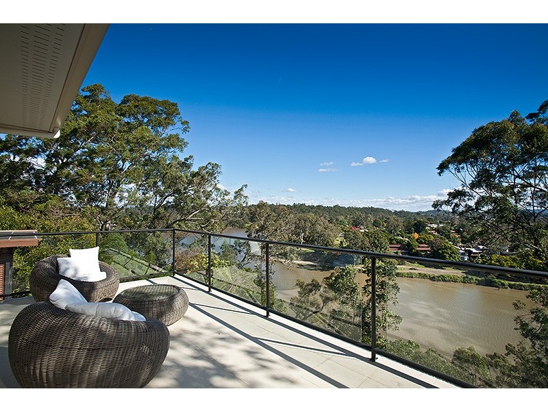 239 Dewar Tce, Corinda QLD 4075