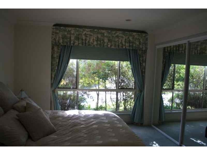 8 Swanton Drive, Mudgeeraba QLD 4213