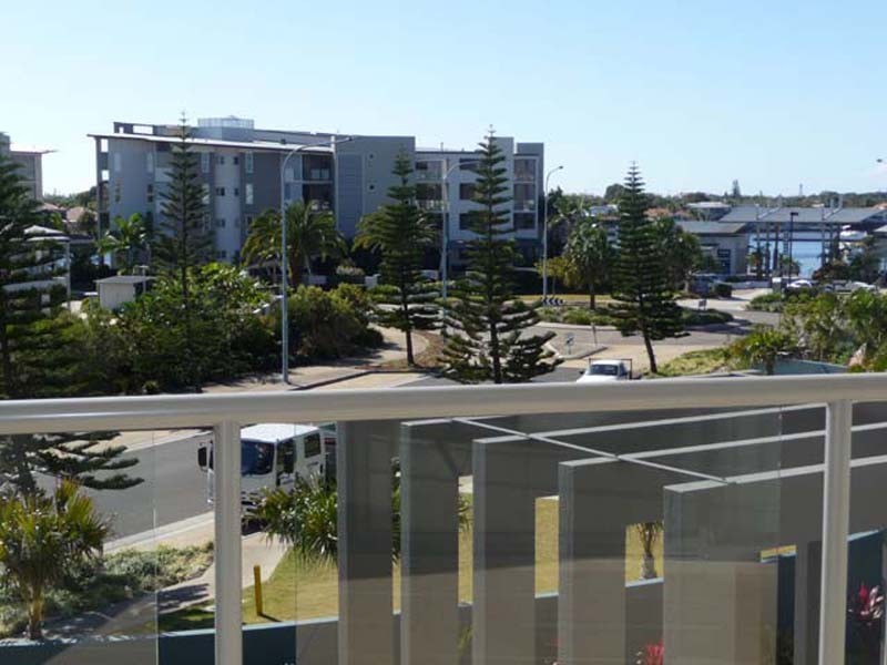 39/10 Grand Parade, Kawana Island QLD 4575