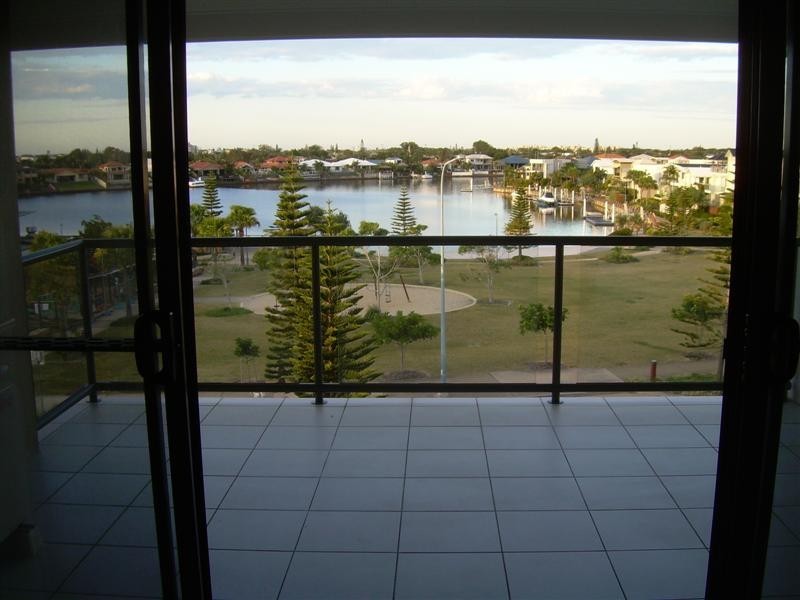 56/4 Grand Parade, Kawana Island QLD 4575