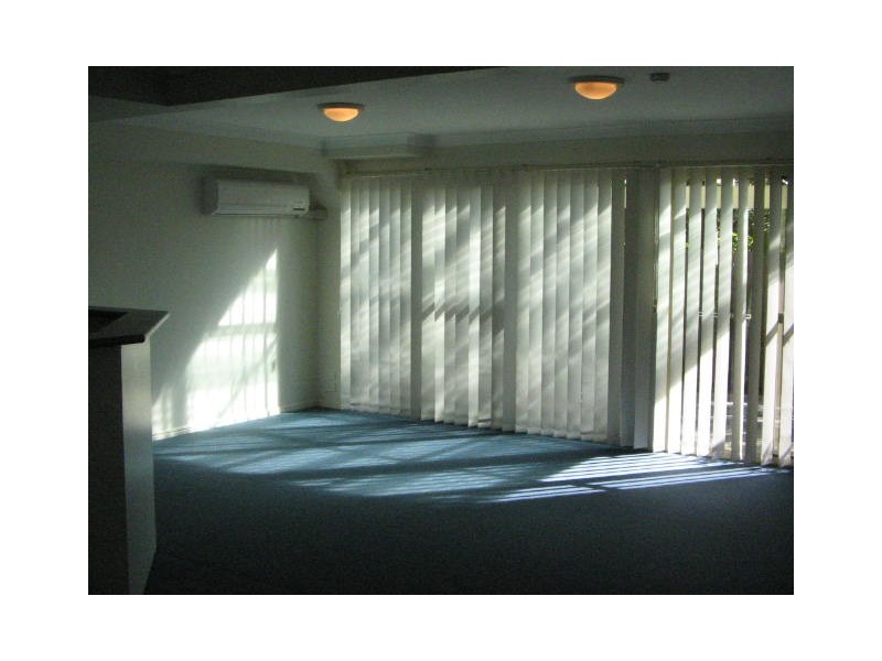 18 Discovery Drive, Helensvale QLD 4212