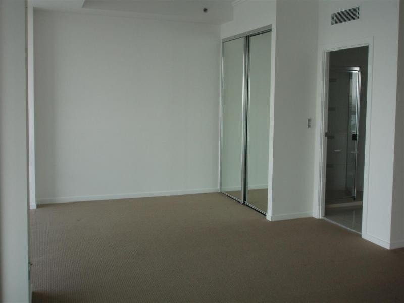 300 Marine Parade, Labrador QLD 4215