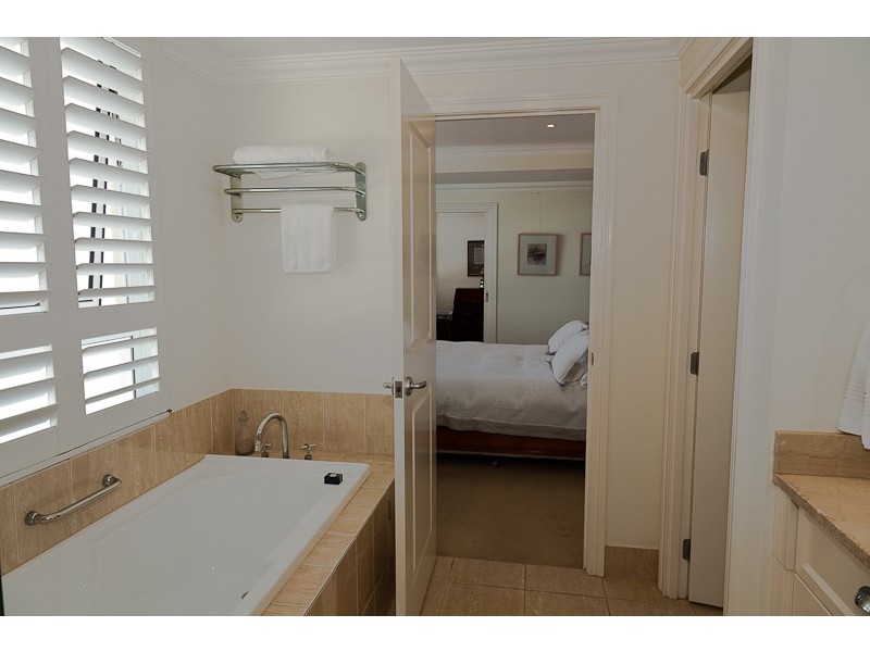 803/212 Marine Parade, Labrador QLD 4215