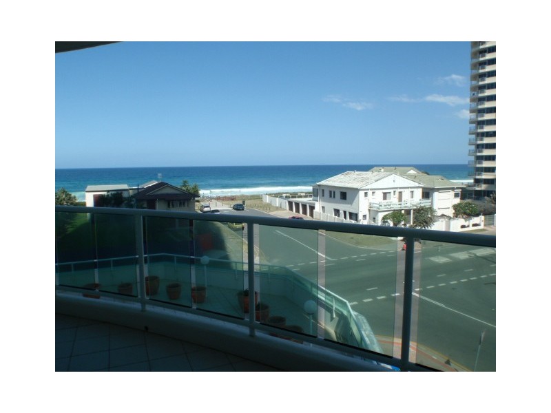 5 WOODROFFE AVENUE, Main Beach QLD 4217