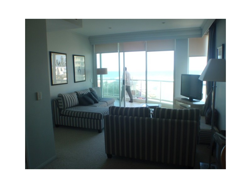 5 WOODROFFE AVENUE, Main Beach QLD 4217