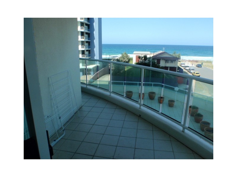 5 WOODROFFE AVENUE, Main Beach QLD 4217