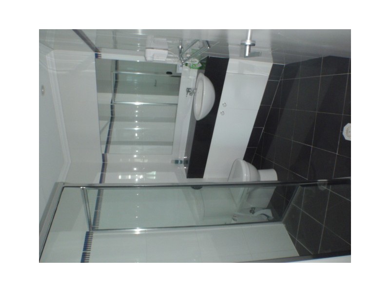 5 WOODROFFE AVENUE, Main Beach QLD 4217