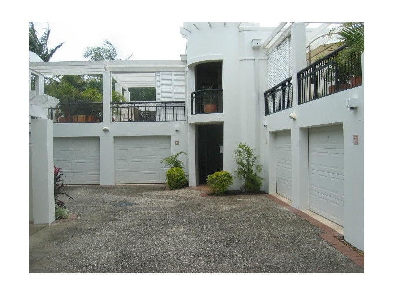 3/100 Cotlew St East, Southport QLD 4215