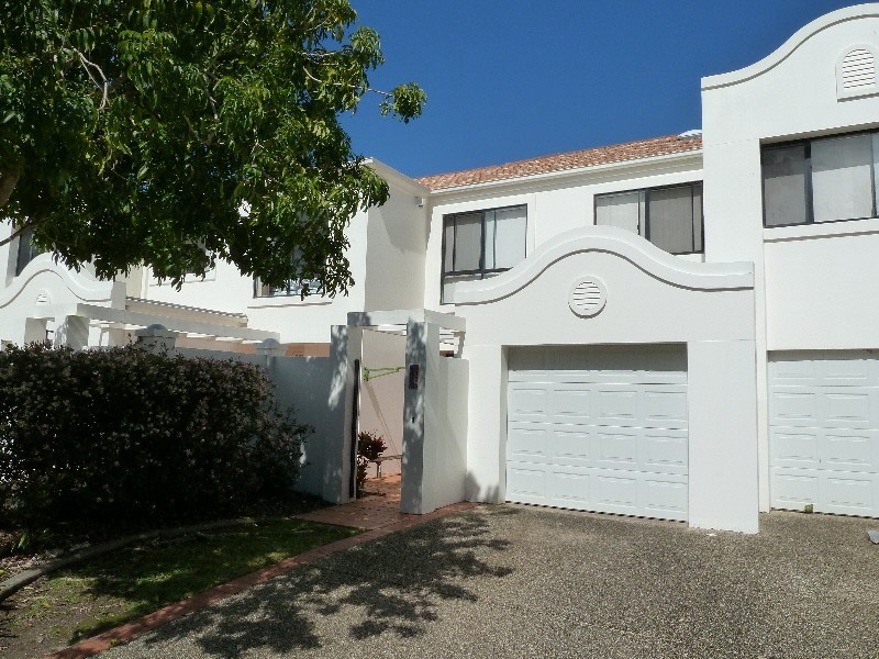 21/22-34 Glenside Drive, Robina QLD 4226