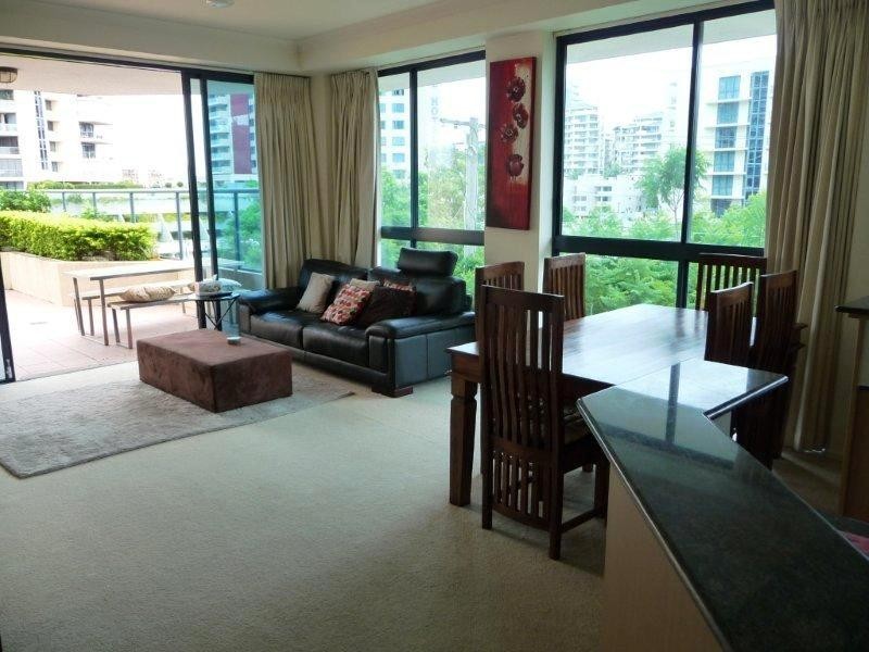 45 Deakin Street, Kangaroo Point QLD 4169