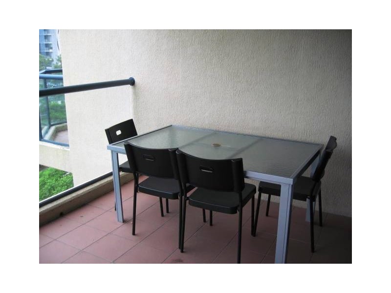 45 Deakin Street, Kangaroo Point QLD 4169