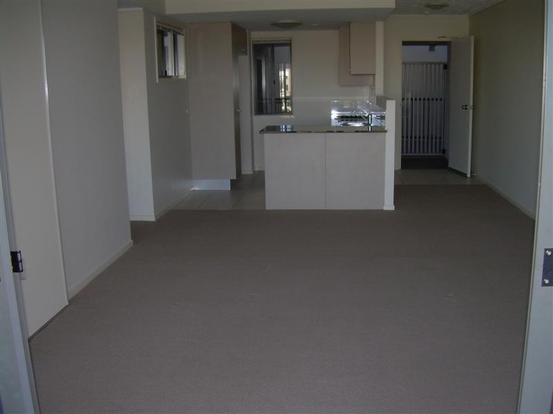 44/4 Grand Parade, Kawana Island QLD 4575