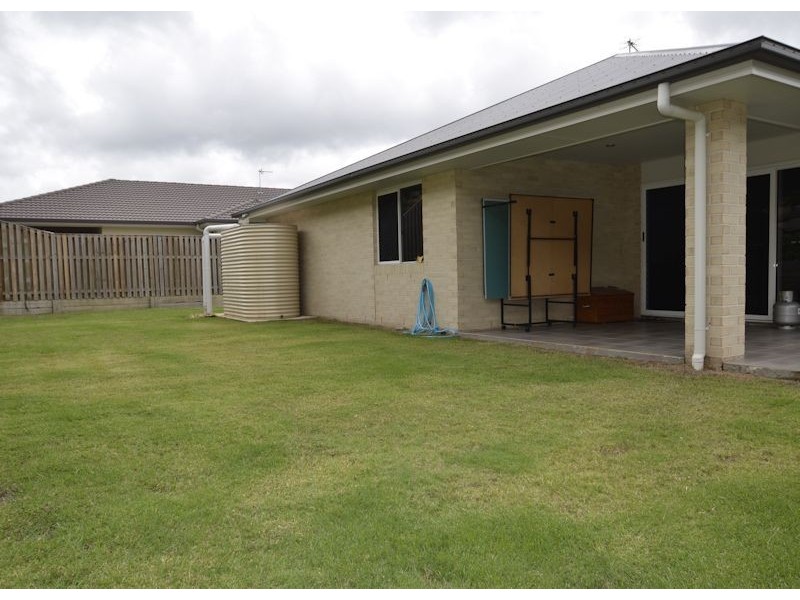 6 Faraday Street, Pacific Pines QLD 4211