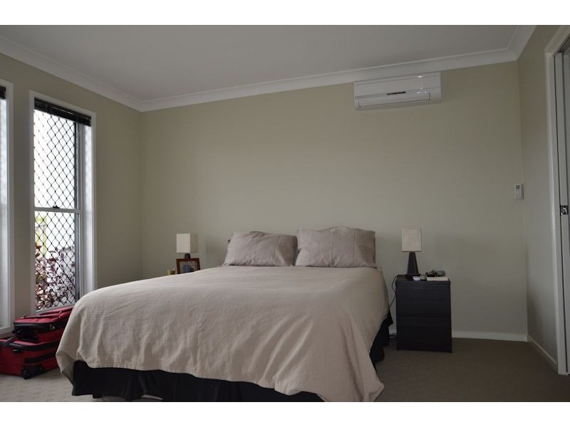 6 Faraday Street, Pacific Pines QLD 4211