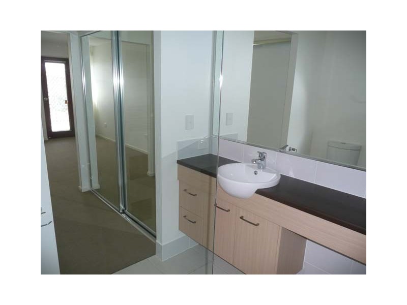 49/10 Grand Parade, Kawana Island QLD 4575
