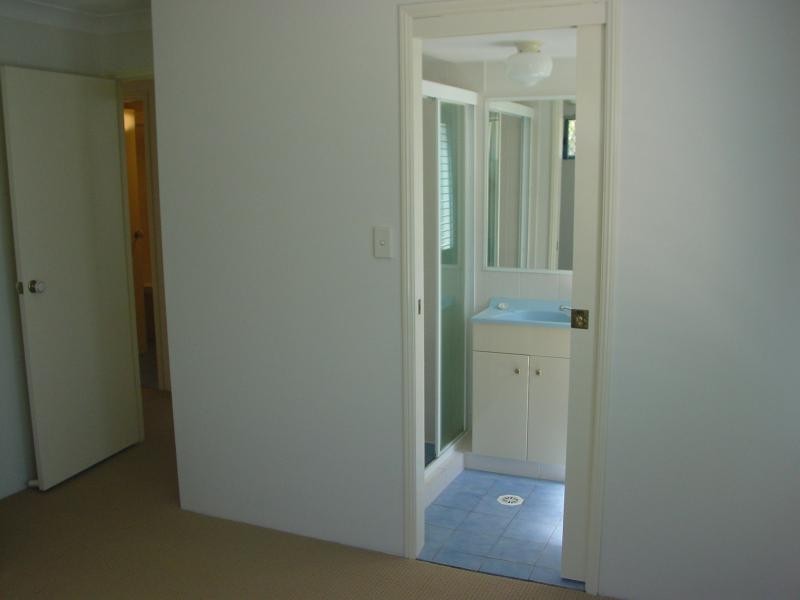 1/103-105 Frank Street, Labrador QLD 4215