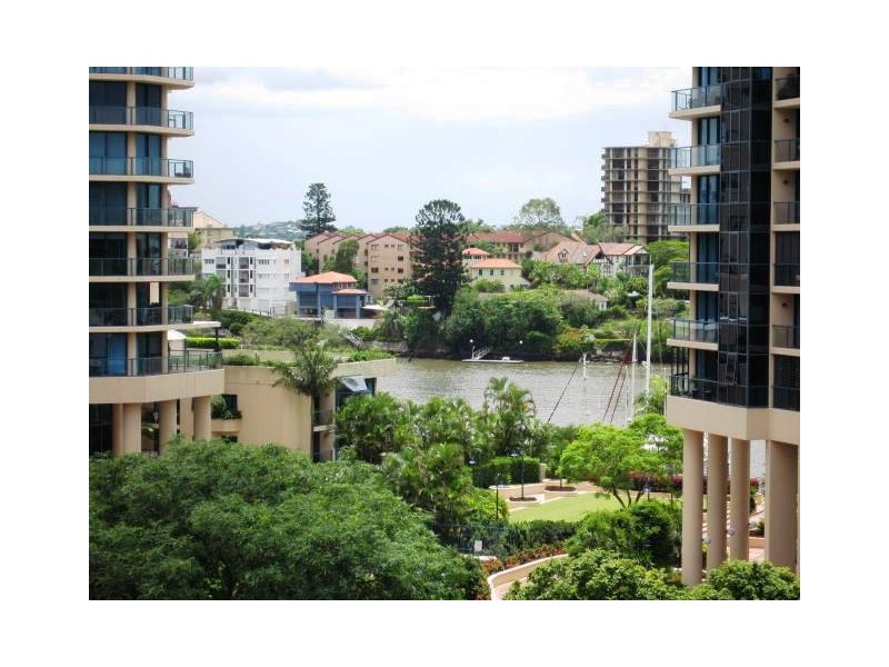 32/45 Deakin Street, Kangaroo Point QLD 4169