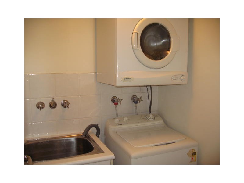 32/45 Deakin Street, Kangaroo Point QLD 4169