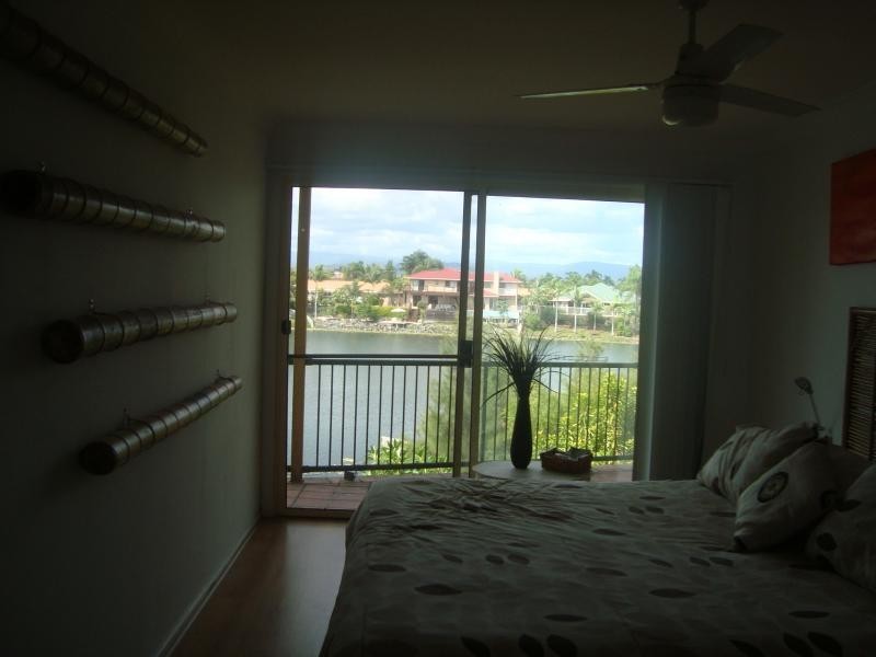 50/9 Santa Cruz Blvd, Clear Island Waters QLD 4226