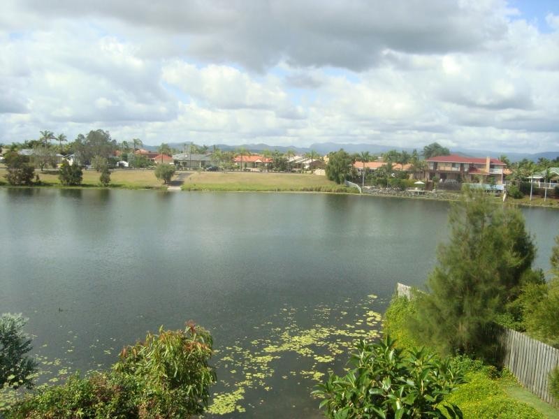 50/9 Santa Cruz Blvd, Clear Island Waters QLD 4226