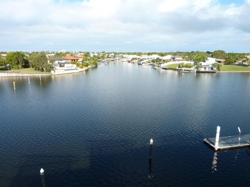 51 Grand Parade, Kawana Island QLD 4575