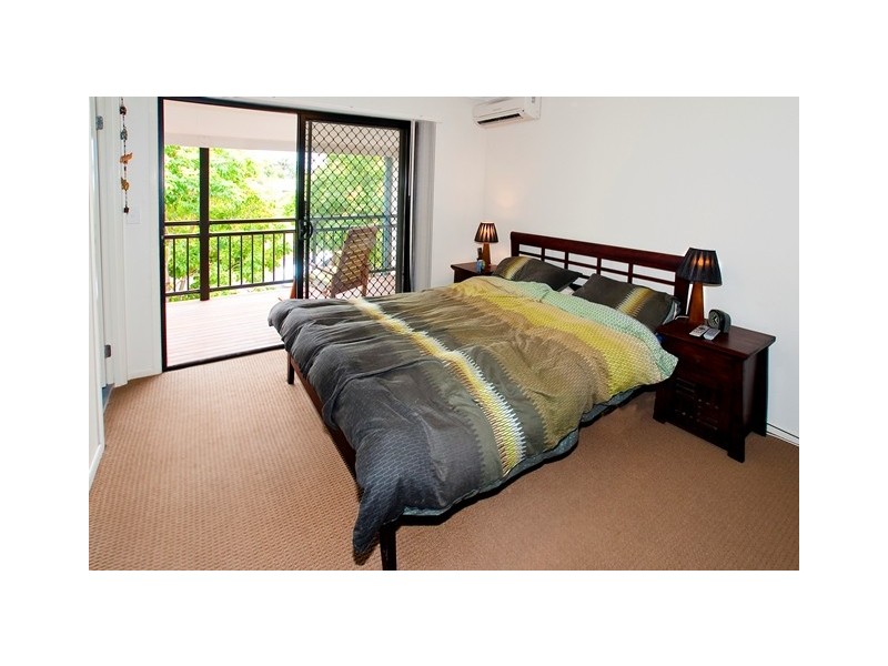 2/82-86 Mein Street, Scarborough QLD 4020