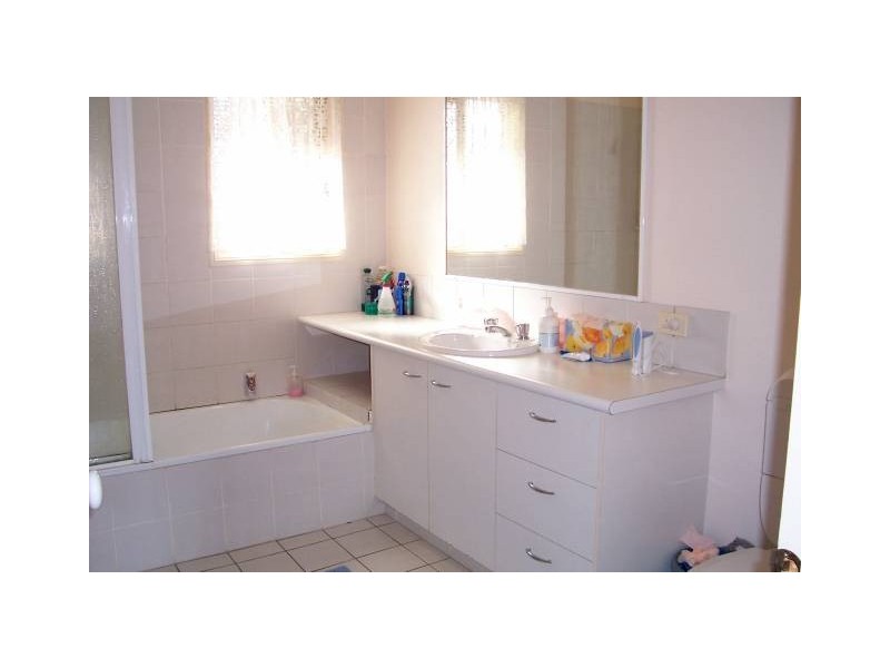 220 Christine Ave, Burleigh Waters QLD 4220