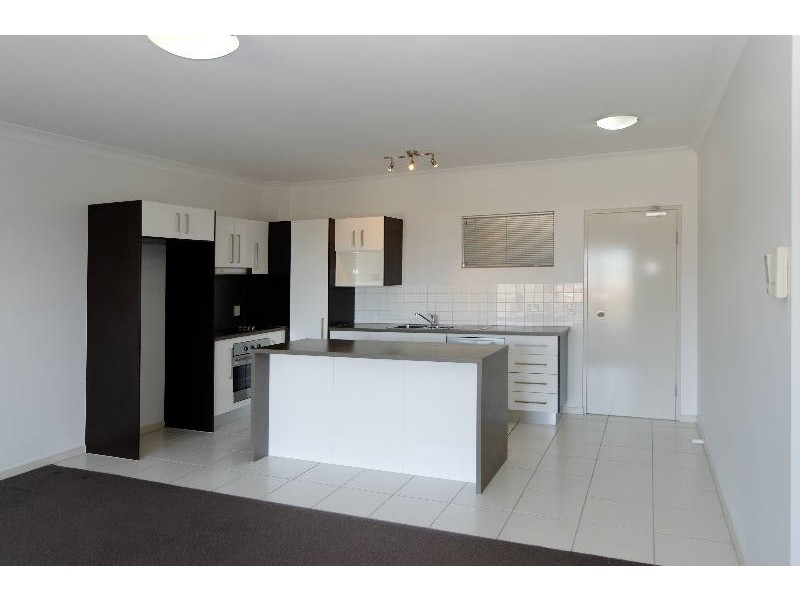 2/65 John Street, Redcliffe QLD 4020