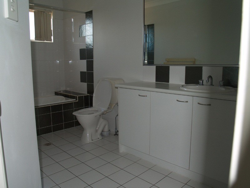Pacific Pines QLD 4211