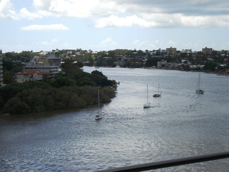 98 Thorn St, Kangaroo Point QLD 4169