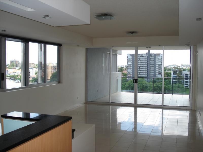 98 Thorn St, Kangaroo Point QLD 4169