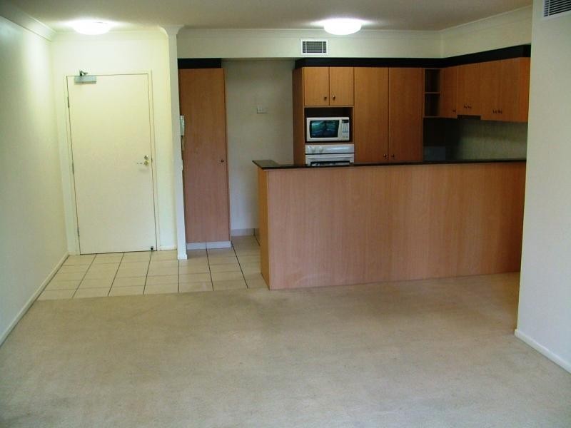 20/45 Deakin Street, Kangaroo Point QLD 4169