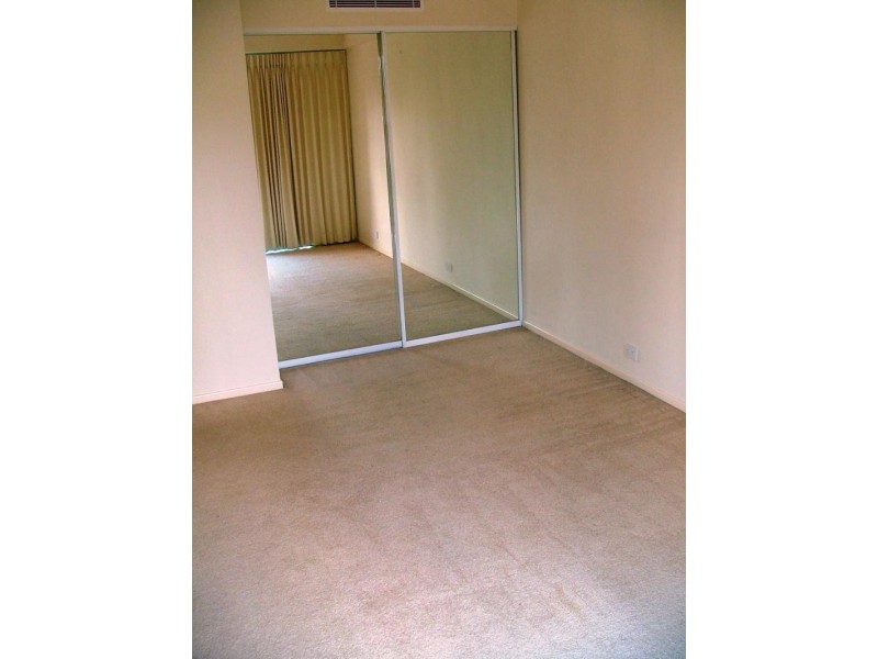 20/45 Deakin Street, Kangaroo Point QLD 4169