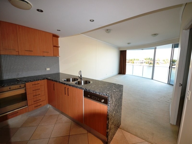 13 Nicklin Way, Minyama QLD 4575