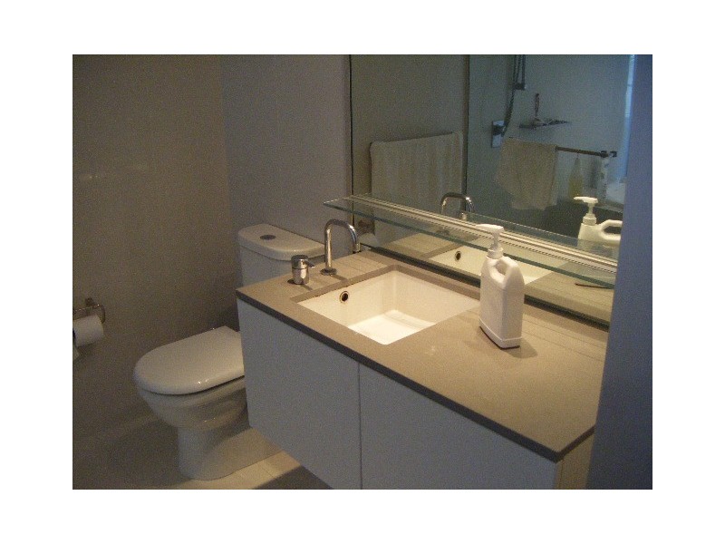 9 Ferny Avenue, Surfers Paradise QLD 4217